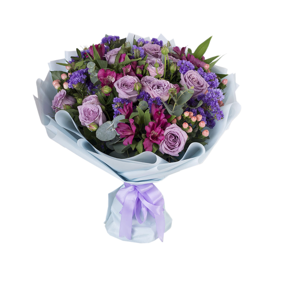 Букет из роз, альстромерий и эвкалипта