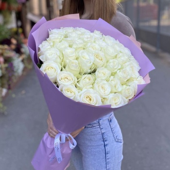 51 белая роза Premium 60 см