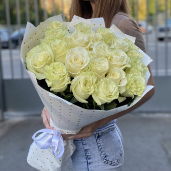 21 белая роза 60 см