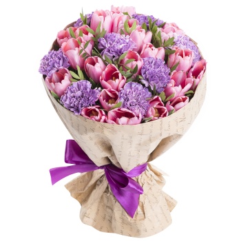 Букет цветов из тюльпанов и диантуса