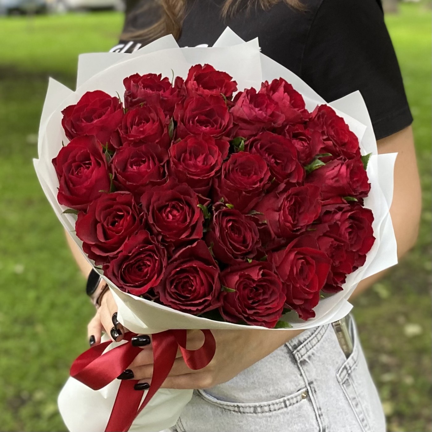 25 красных роз 40 см