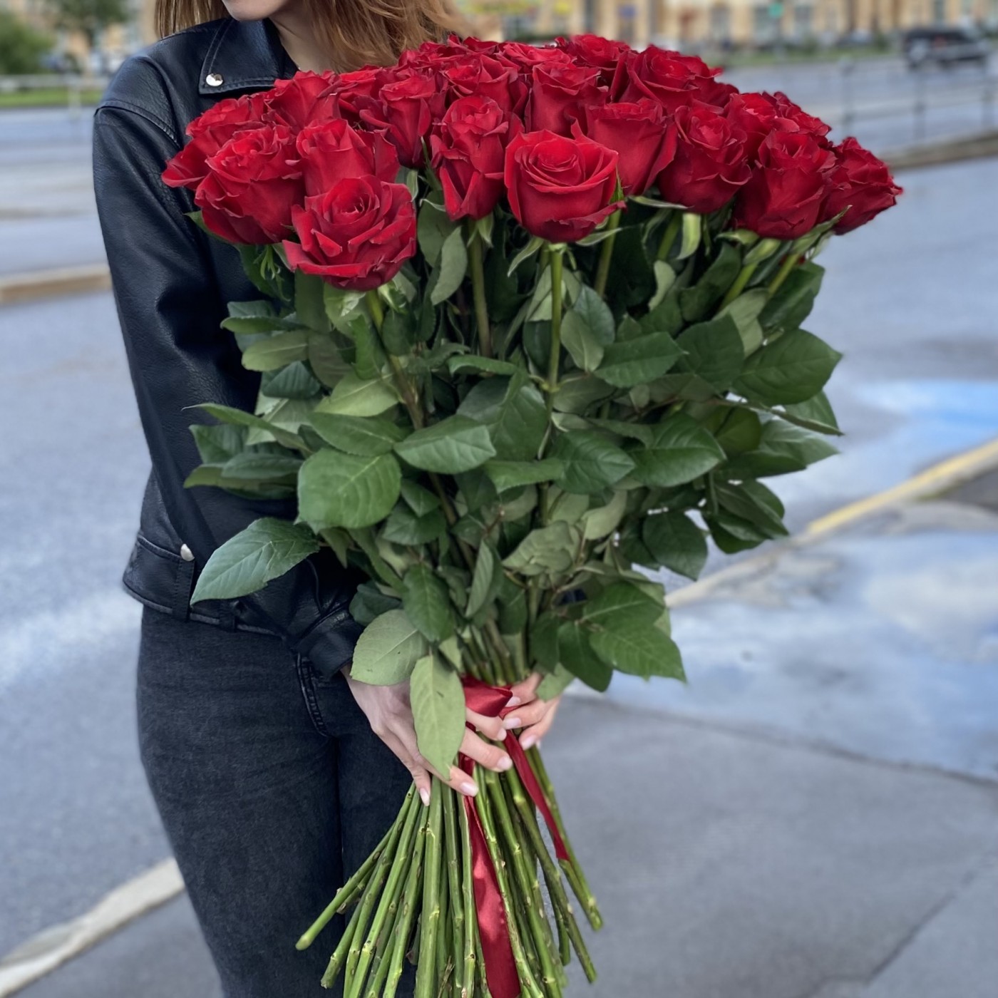 51 красная роза Premium 80 см