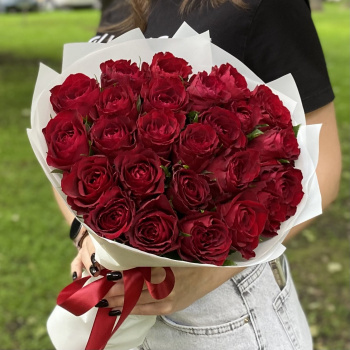 25 красных роз 40 см