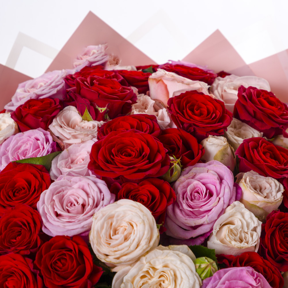 Букет из 35 кустовых роз микс